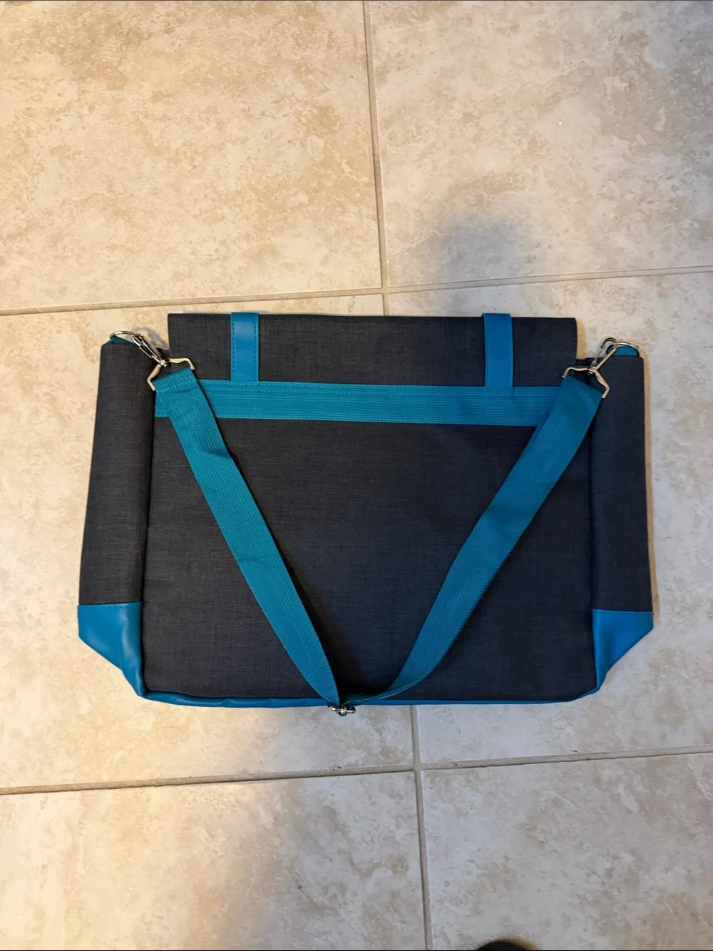 CRG Prestige Laptop Messenger Bag